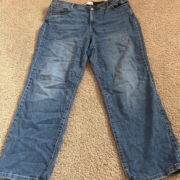 Jeans - Picture 1 of 2